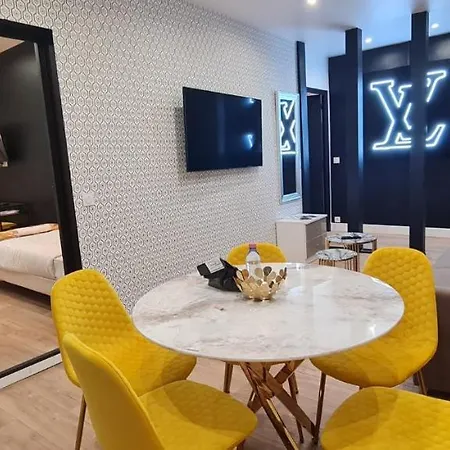 158 - Urban Louis Vuitton Flat In Montorgueil